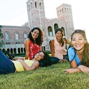 students on campus at 加州大学洛杉矶分校
